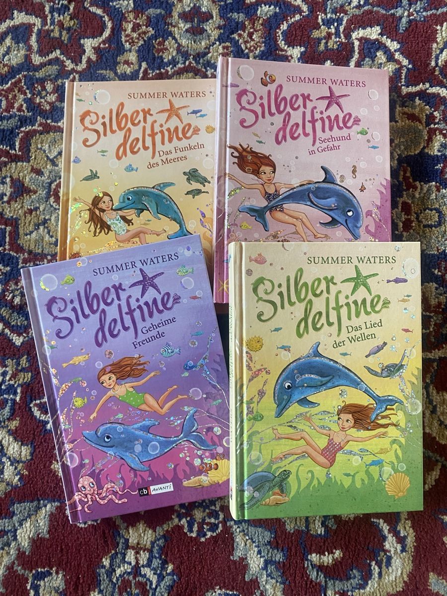 Bücher: Summer Waters Silberdelfine 4 Stueck – Gebraucht aus Magglingen/Macolin von Uersu0