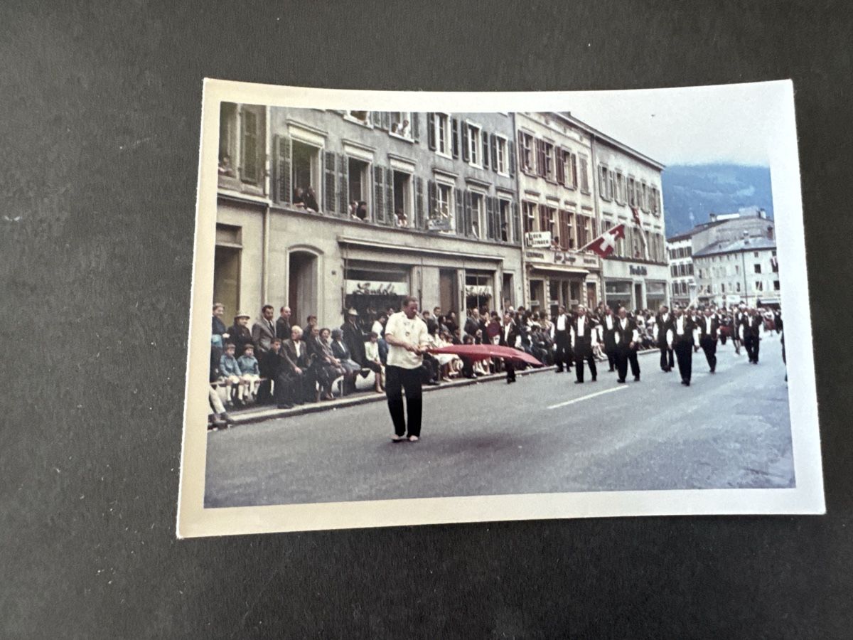Foto & Immagini: Historisches Glarus, Nordostschweizerisches Jodelfest 1963 – Usato da Neuhausen am Rheinfall venduto da Herufe 3