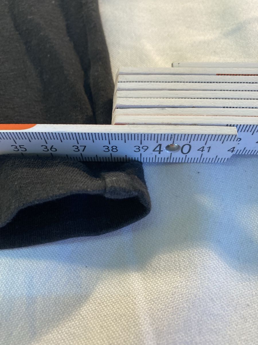 T-shirt: Dunkelgraues Oberteil, Gr. M, Langarm - – Usato da Aarwangen venduto da to-hirschi 2
