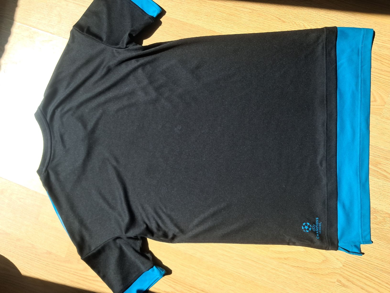 Adidas T-Shirts: Real Madrid T-Shirt schwarz  – Gebraucht aus Biel/Bienne von sof_yx5y 2