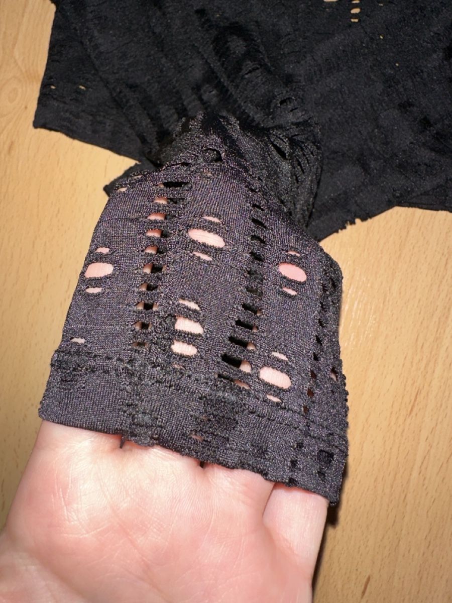 Top: Schwarzes Longsleeve, Grösse M – Nuovo (secondo la descrizione) da Betschwanden venduto da _janinee_ 2