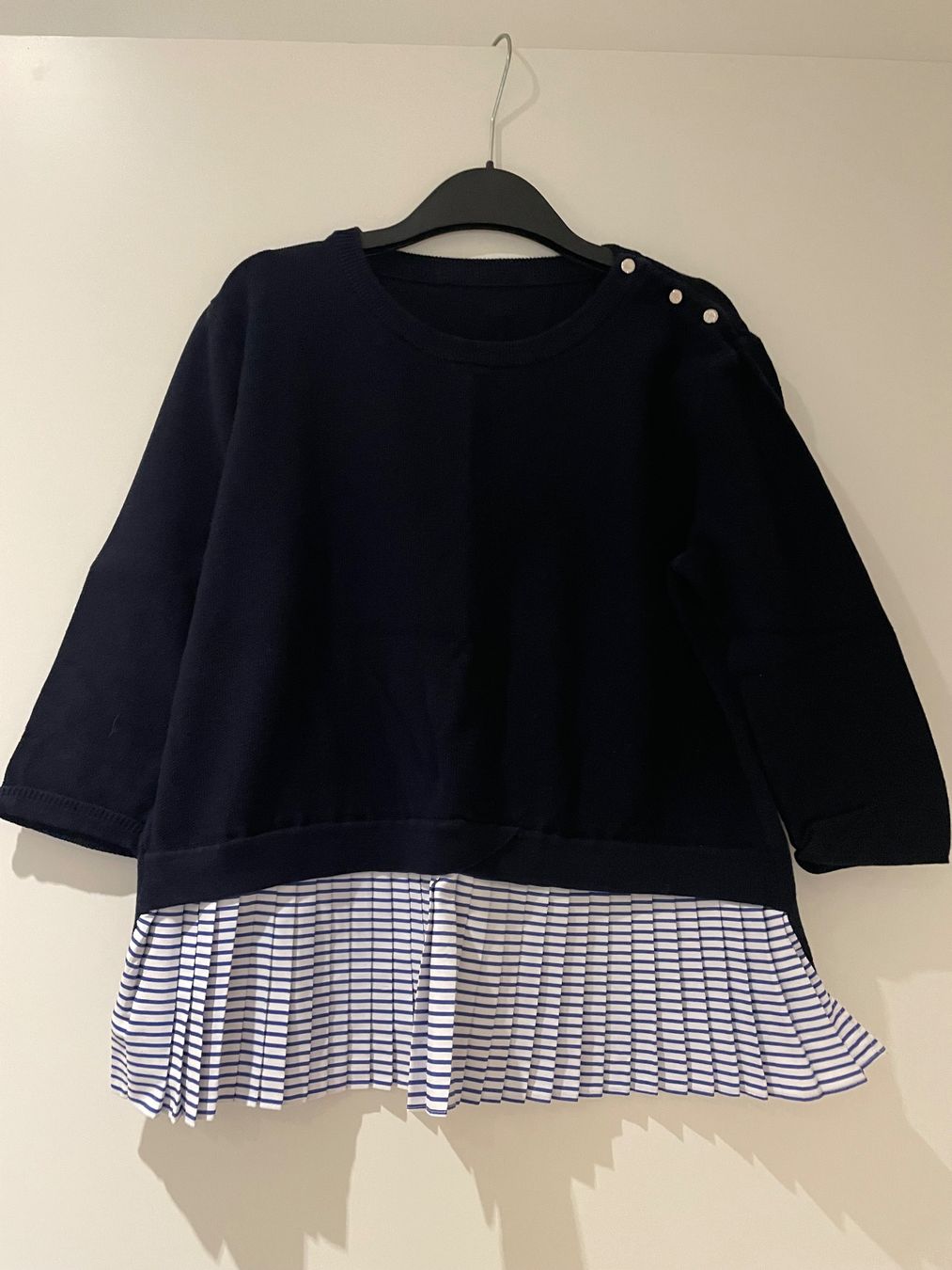 Top: Haut bleu marine – Nuovo (secondo la descrizione) da La Chaux-de-Fonds venduto da ju_paol2