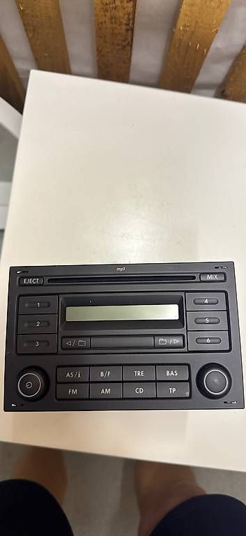 Radios: Radio VW Polo 9n/9n3 – Gebraucht aus Beromünster von  1