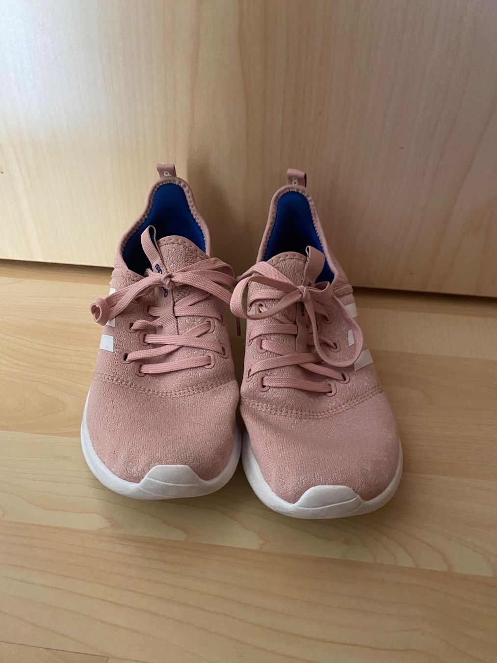 Adidas Scarpe da donna: Adidas Sportschuhe – Usato da Waltenschwil venduto da Tracy68