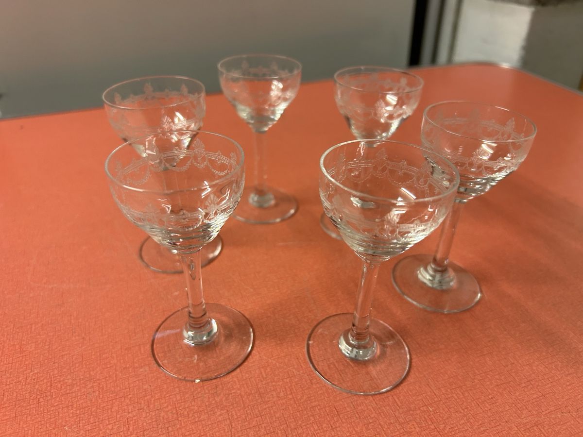 Bicchieri: 6 Antike Schnapsgläser mit filigranem Muster, Biedermeier. – Usato da Lanzenhäusern venduto da vic63