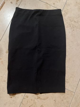 Elegant Black Pencil Skirt - Hallhuber for Any Season