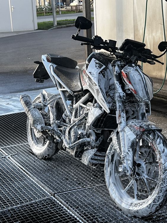 KTM Strada: Ktm Duke 390 mit Quickshifter – Usato da Niederwil SG venduto da Lele_5_5 2
