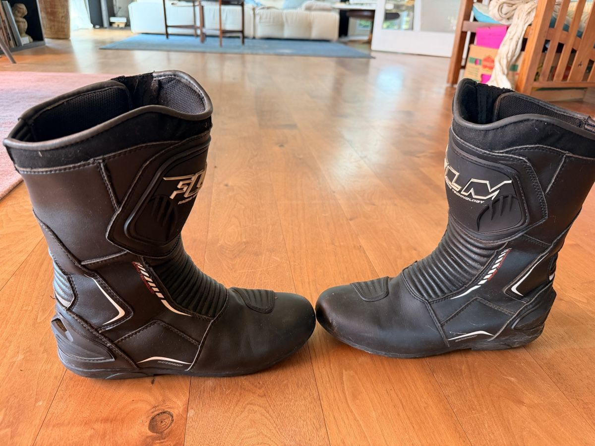 FLM Chaussures hommes: Motorradstiefel FLM schwarz Grösse 43 – D'occasion à Richterswil par Denhaltnoed 4