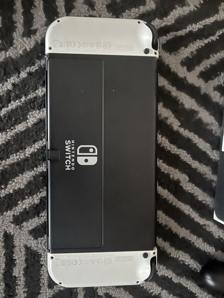 Nintendo Consoles: Switch 2 OLED weiss – D'occasion à Tagelswangen par Smokey6 2