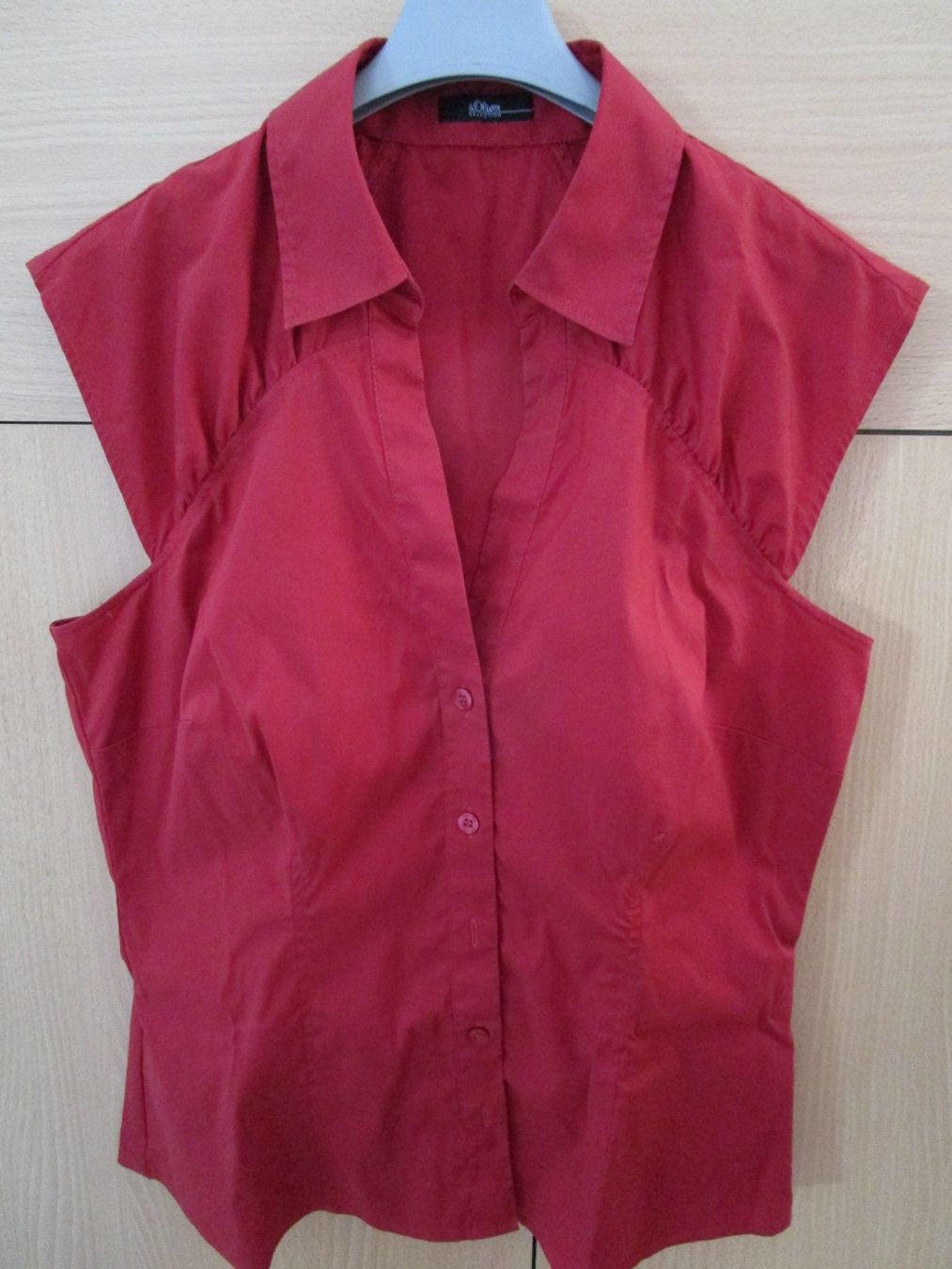 Blusen: Bluse rot – Gebraucht aus Langenthal von majarose