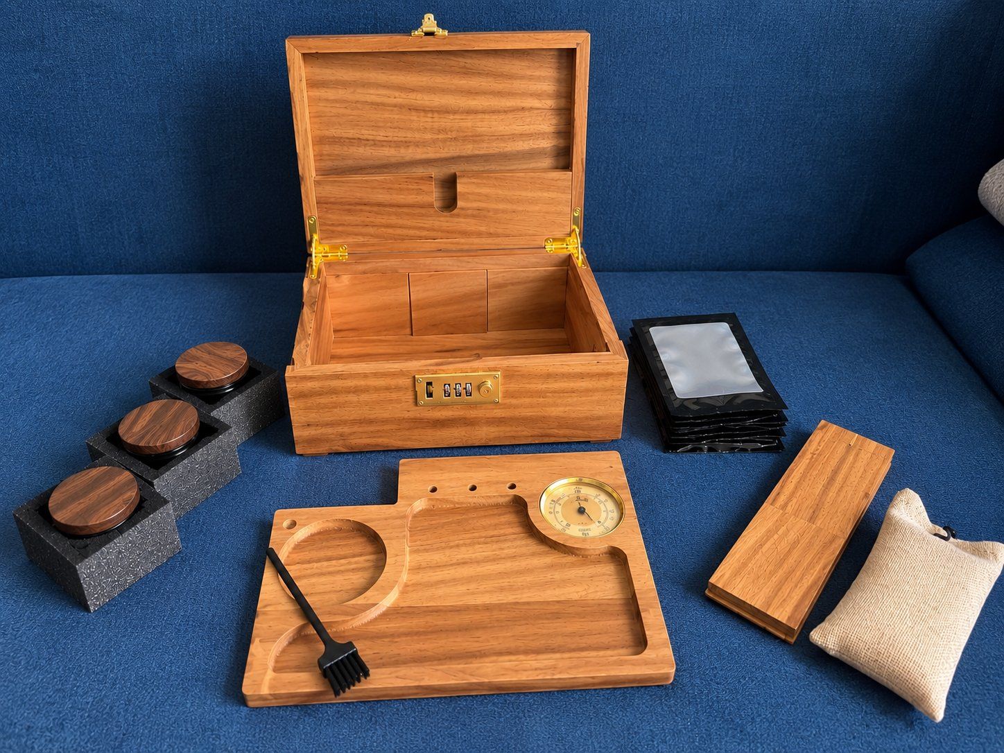 Altro in Decorazioni & Accessori: Akazienholz Aufbewahrungsbox Set -Hygrometer,Zahlenschloss – Nuovo e nell'imballaggio originale da Ringgenberg BE venduto da Euthymia