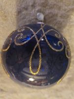 Weihnachtskugel blau mit Goldmuster von Globus, Glas, neu