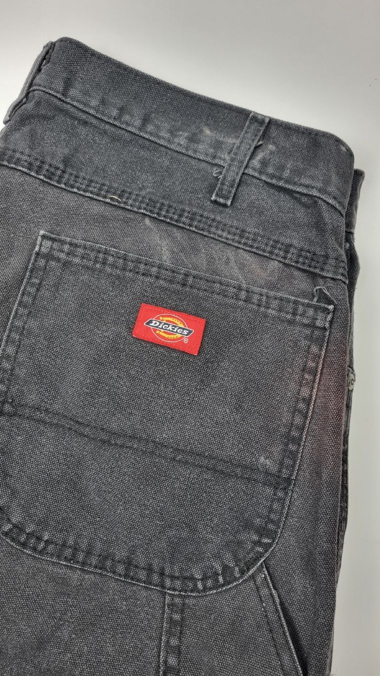Dickies Jeans: Cargo Dickies gris – Usato da Crans-Montana venduto da pea_k6bc 1