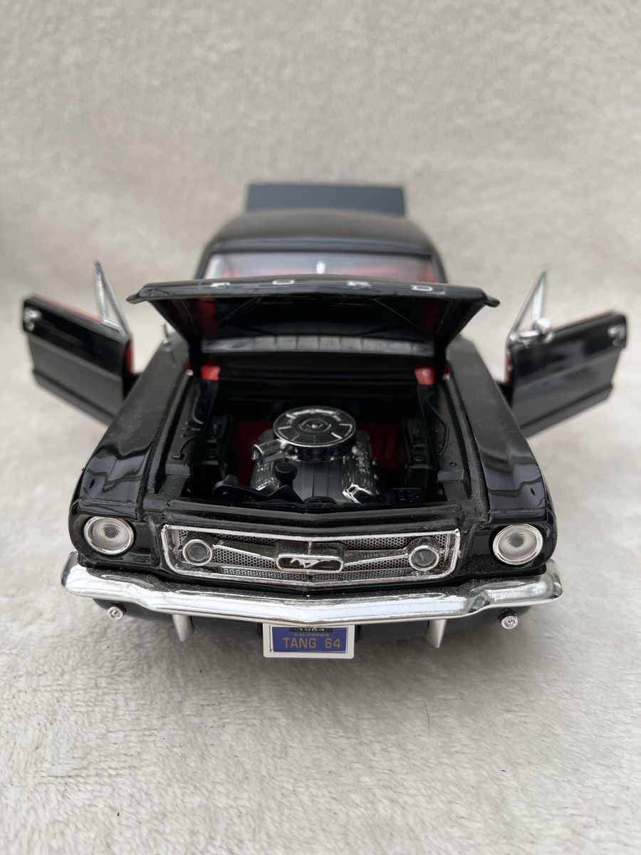 Ford Modellini d'auto: Ford Mustang 1964 – Nuovo e nell'imballaggio originale da Oberweningen venduto da mer_2yn9 2