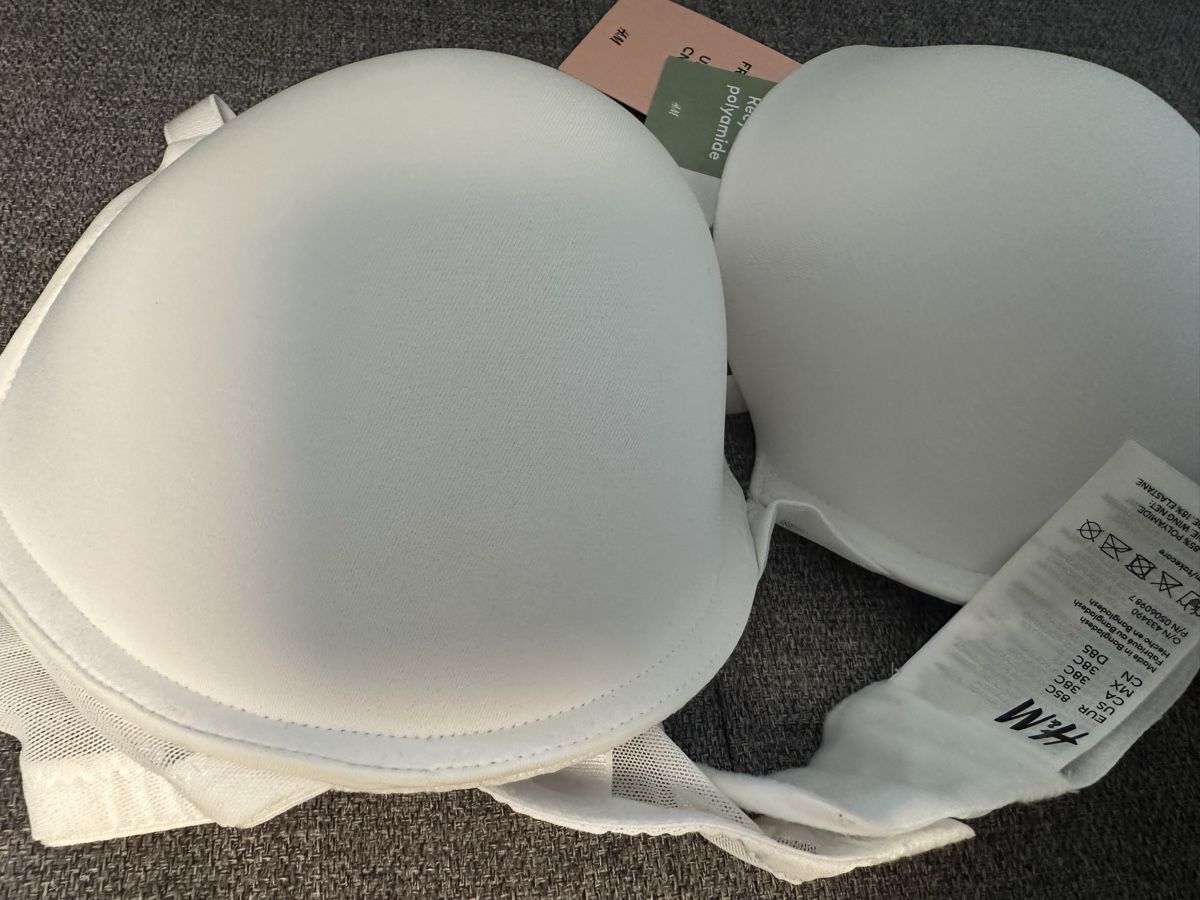 H&M Altra biancheria intima: Set H&M BHs, Grösse 85C, Neu mit Etikett – Nuovo (secondo la descrizione) da Liestal venduto da ichjel 6