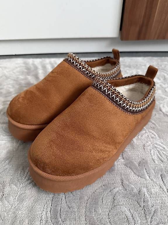 Graceland Scarpe da donna: Winter slippers – Nuovo (secondo la descrizione) da Grenchen venduto da Wolfine