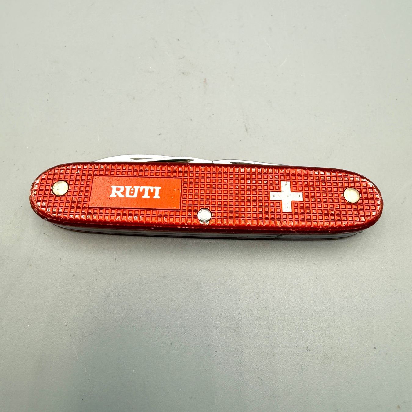 Victorinox Taschenmesser: Sackmesser Victorinox "Rüti" – Gebraucht aus Ueberstorf von Brocandi