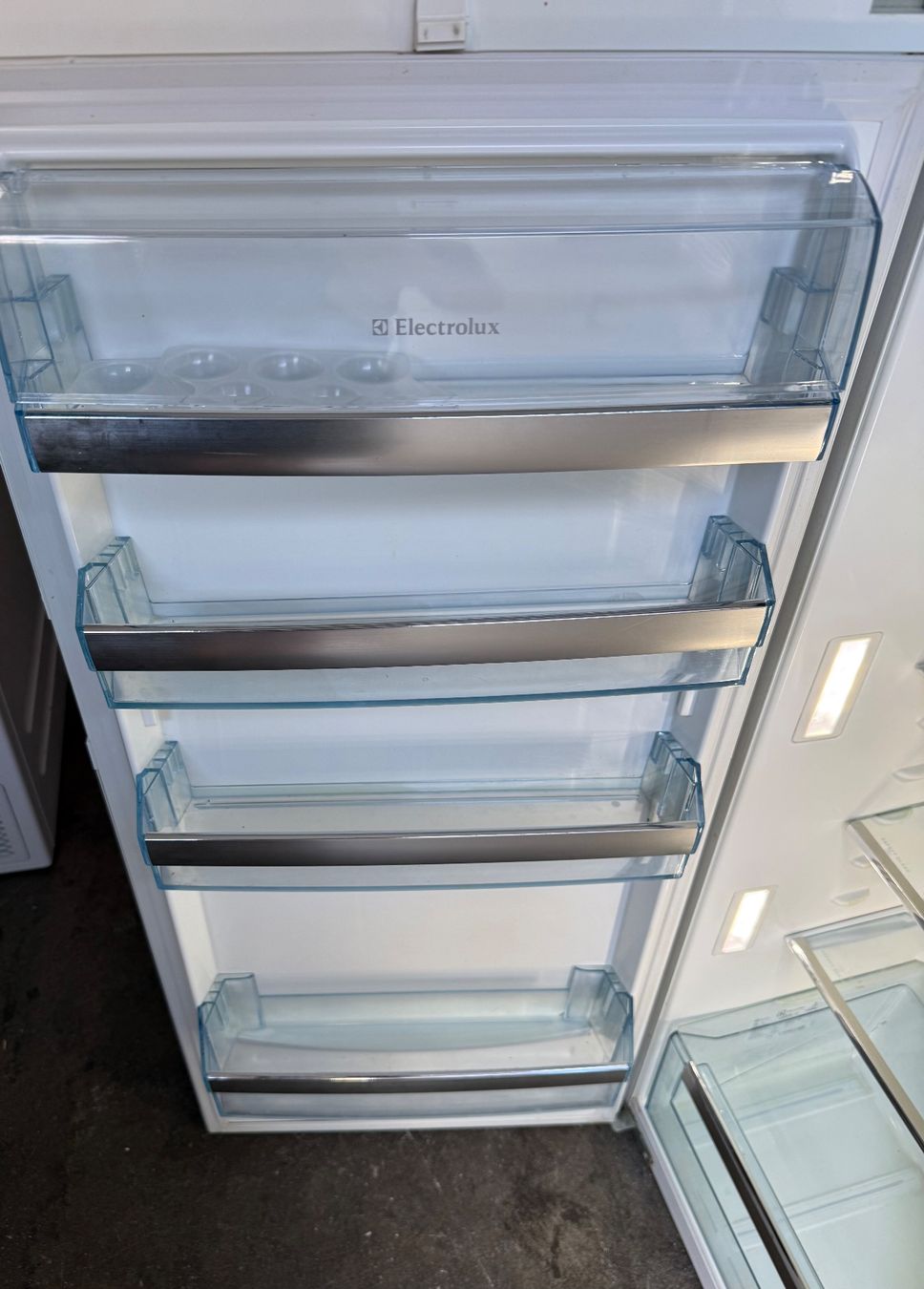 Electrolux Réfrigérateurs: Electrolux A++  H127 Eibaukühlschrank – D'occasion à Kloten par top2000 3
