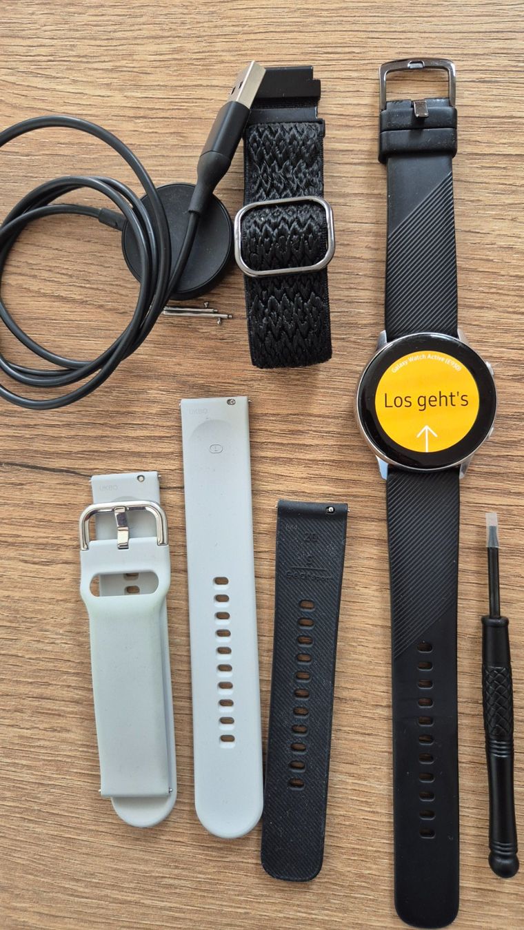Smartwatch: Garmin Forerunner 235  und Samsung Galaxy Active 2 – Gebraucht aus Schaffhausen von Lenas19 1
