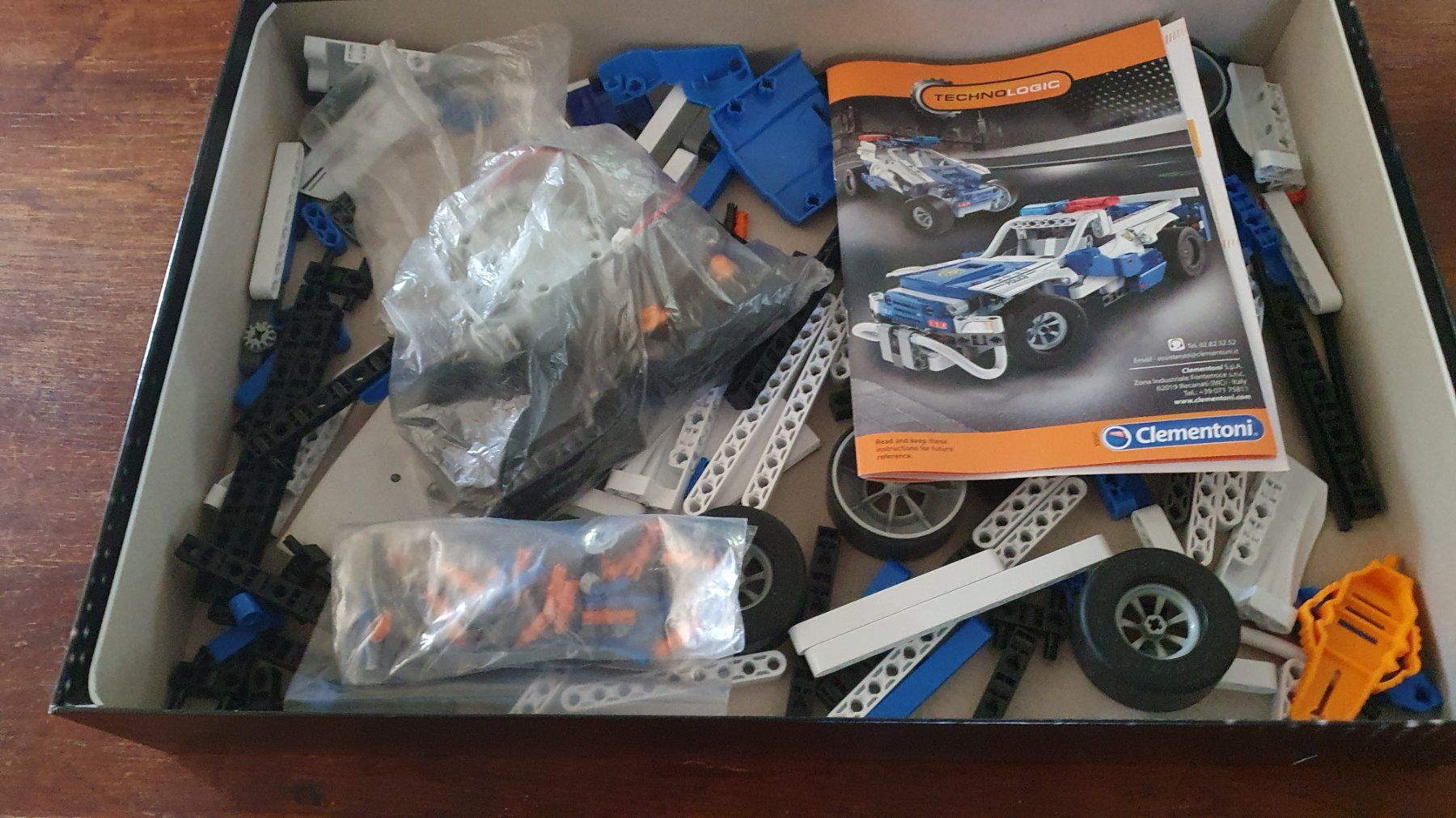 Kit di costruzioni: Jeu de construction voiture – Usato da Châtonnaye venduto da Kojak120 1