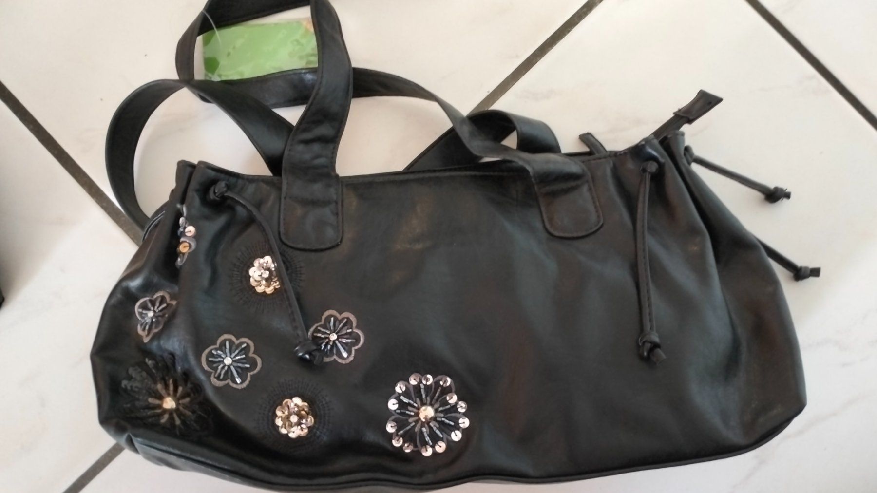 Borse da donna: 3 schwarze Handtaschen – Nuovo (secondo la descrizione) da Uerkheim venduto da Justi.y 7