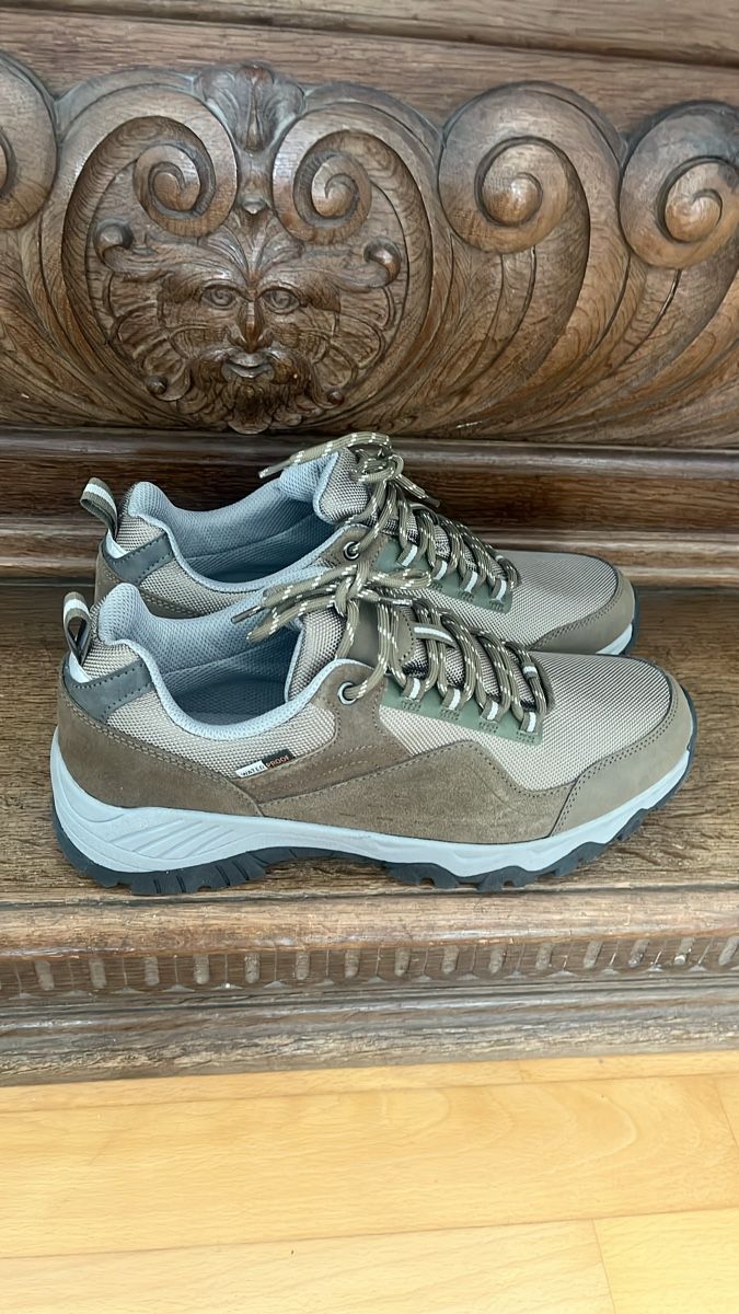 Chaussures hommes: Wanderschuhe Gr 45 Leder – Neuf (Voir description) à Uetikon am See par erz13