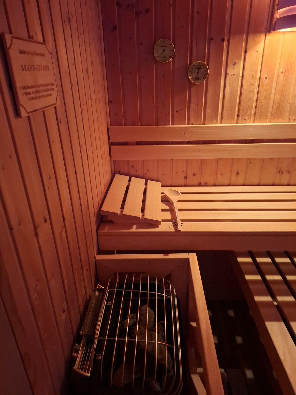 Sauna & Accessori: Finnische Sauna – Usato da Holziken venduto da Tantan14 3