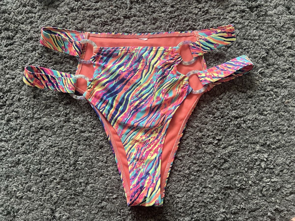Costumi da bagno & Bikini: Wolf & Whistle Bikini Set, Gr. 40, bunt gemustert Sommer – Nuovo (secondo la descrizione) da Effretikon venduto da Briga.S. 3