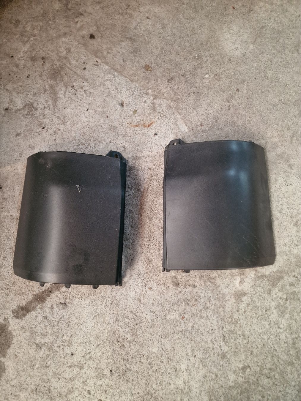 Tutti pezzi di ricambio auto: Heckabdeckungen VW T5 – Usato da Mols venduto da L.M.123
