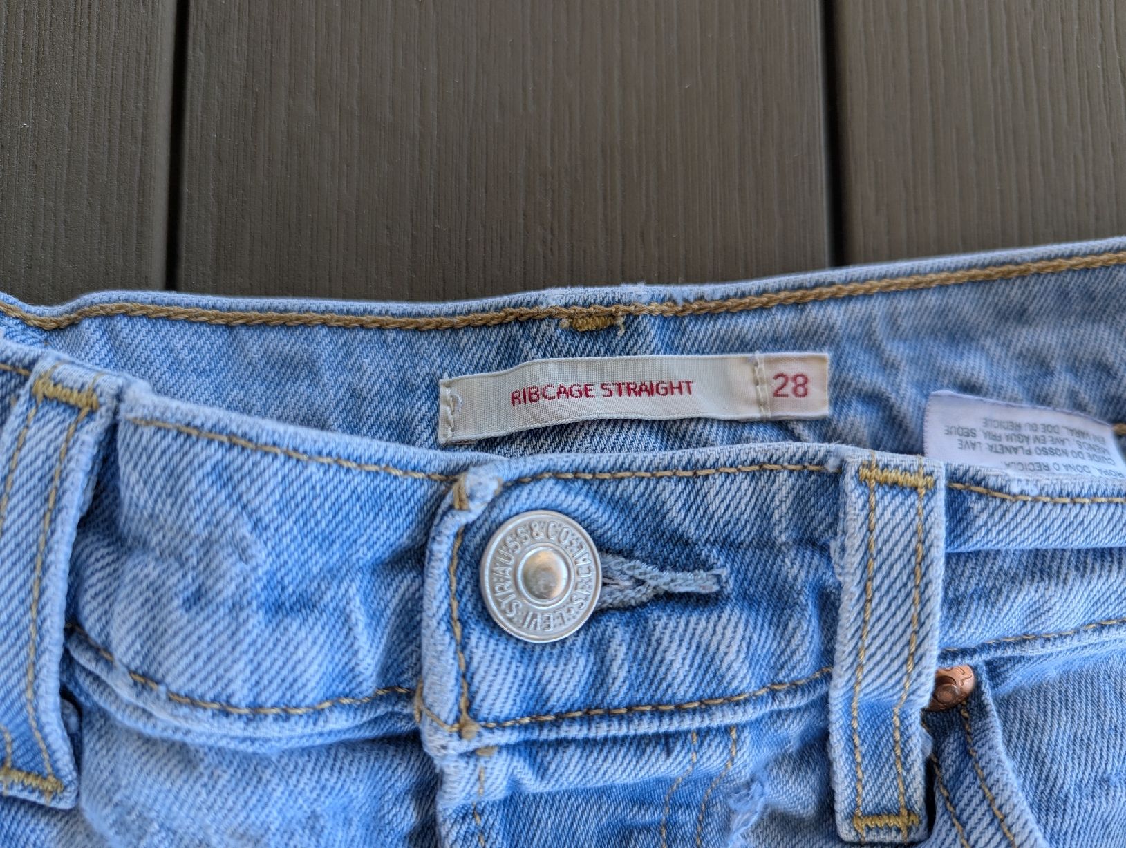 Levi's Jeans: Levi's Ribcage Straight Jeans Grösse 28 – D'occasion à Seengen par sam_x5tk