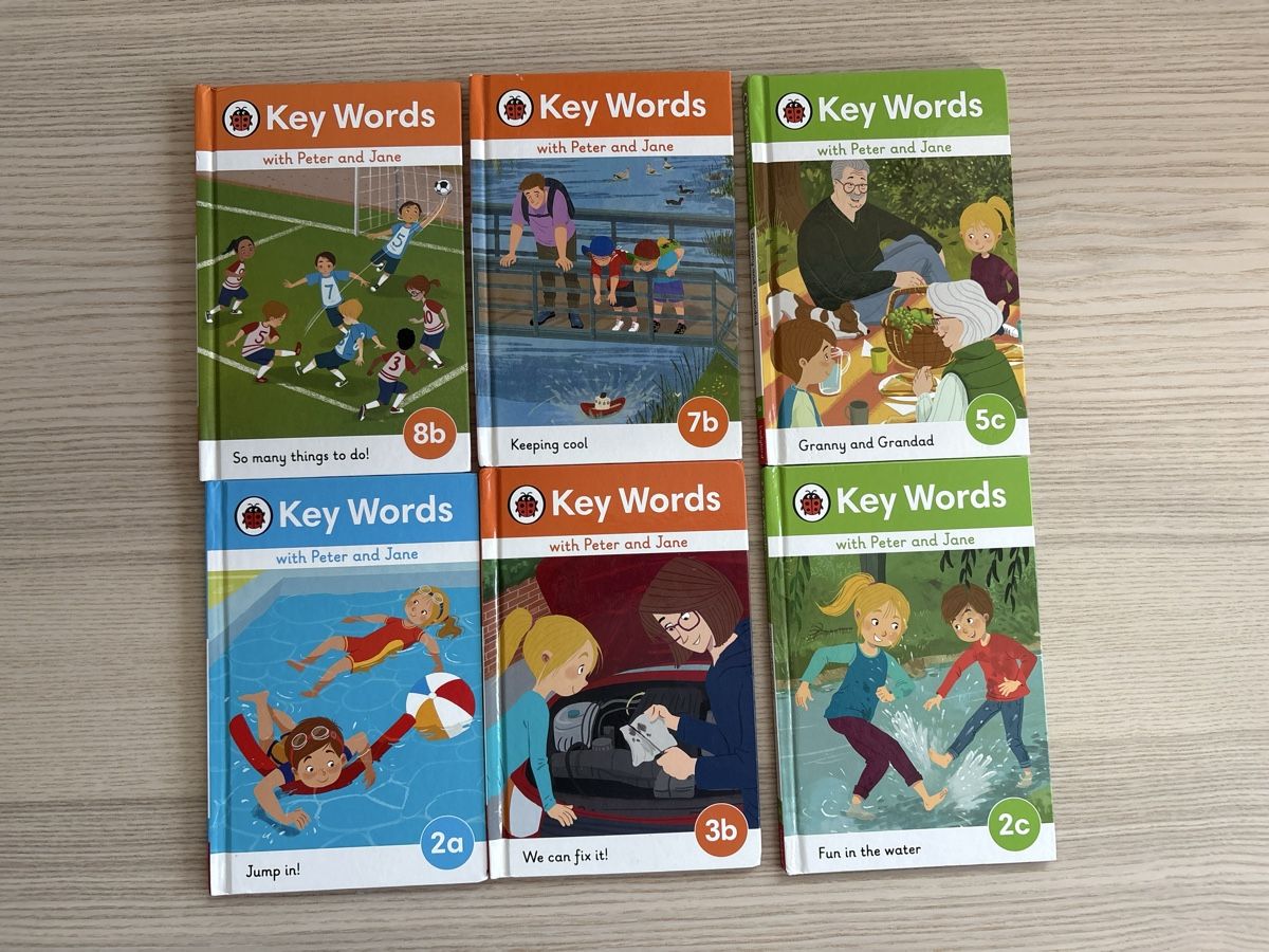 Livres: Key Words with Peter and Jane 2a, 3b, 5c, 7b, 8b – Neuf (Voir description) à Luzern par One0911
