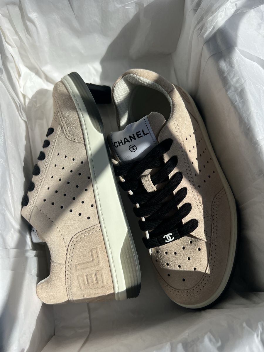 Chanel Scarpe da donna: Chanel suede sneakers new 36 – Nuovo (secondo la descrizione) da Basel venduto da hea_slg8 2