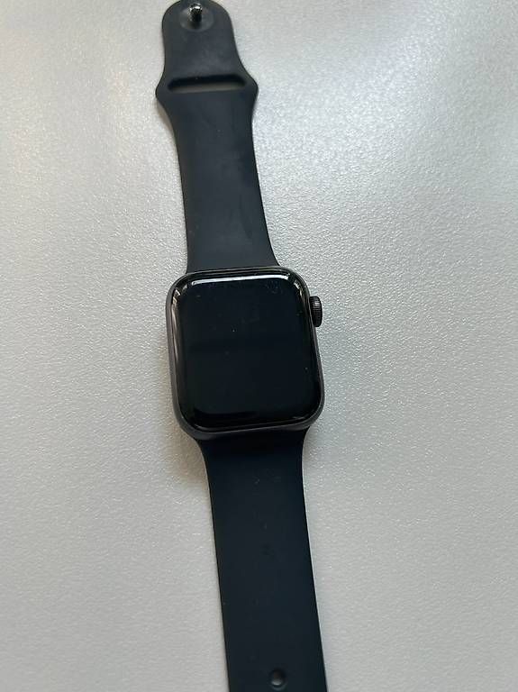 Smartwatch: Apple Watch SE schwarz – Usato da Schaffhausen venduto da nicola.wo 3