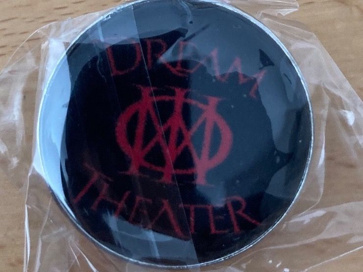 Spille & Fermagli: Dream Theater Pin Anstecker Punk Rock Metal Pop – Nuovo (secondo la descrizione) da Horn venduto da abutre72