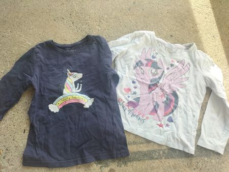 Lot de deux pulls fille motifs licorne taille 116