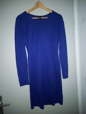 Elastisches, unkelblaues Kleid mit langen Ärmeln Grösse 38 M