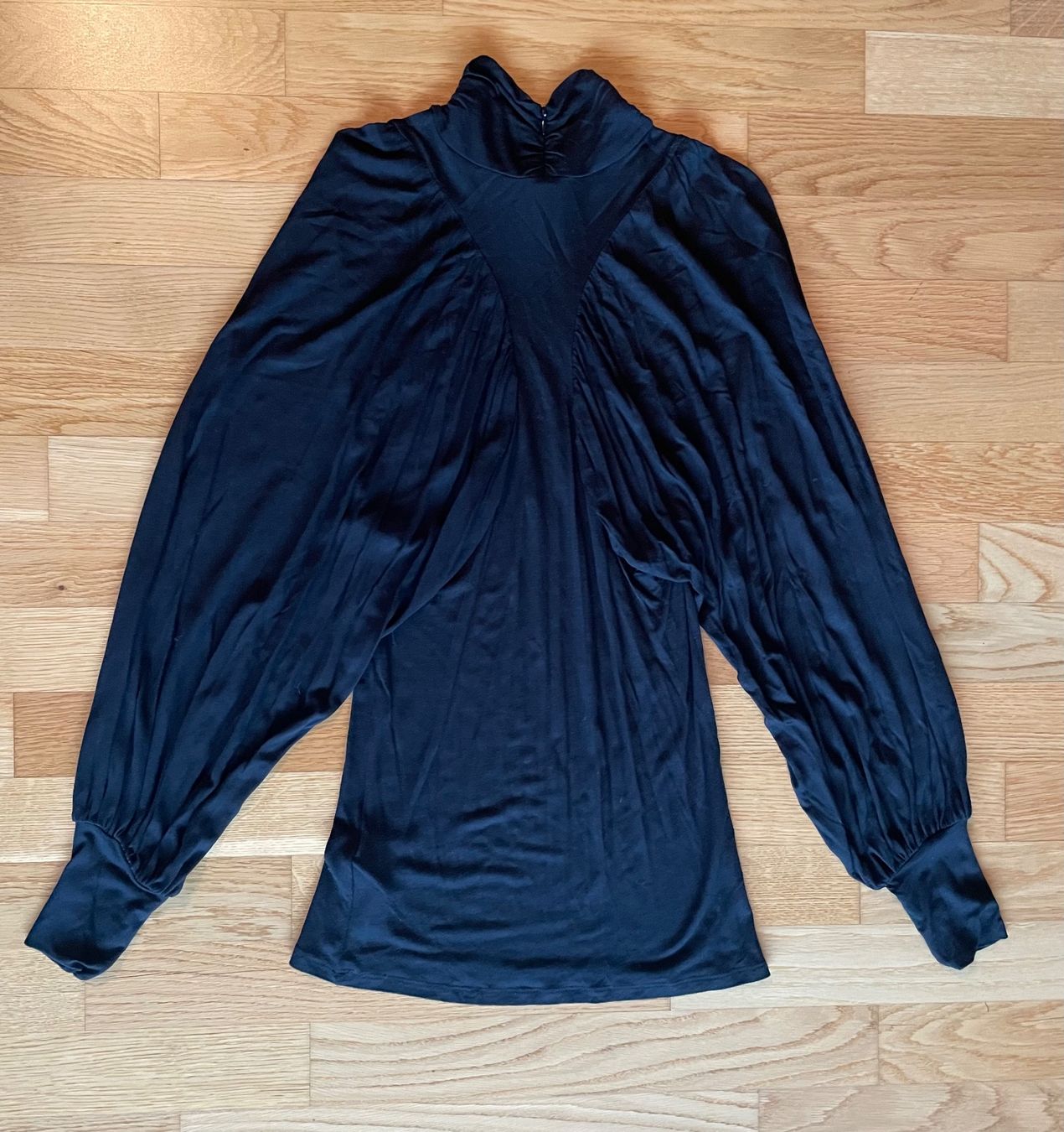 French Connection Pulls & Sweat-shirts: Pullover FRENCH CONNECTION – D'occasion à Richterswil par IrynaL 1