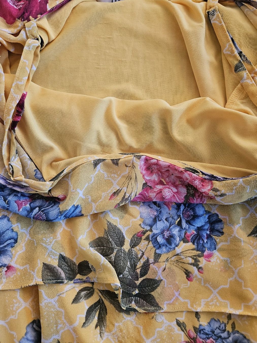 Vestiti: Yellow Floral Dress – Usato da Basel venduto da yat_r699 3