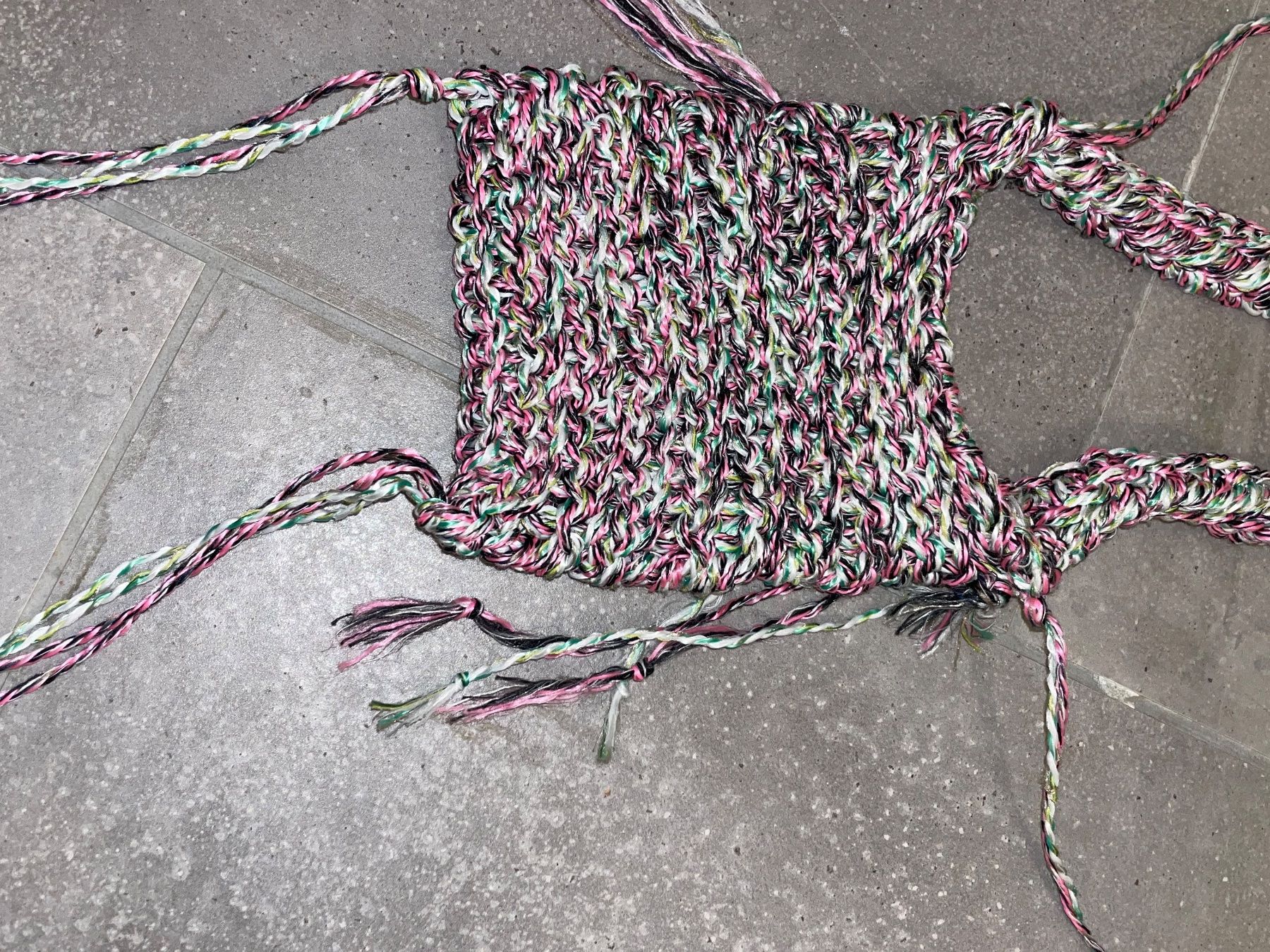 Borse da donna: ALLES RAUS Crochet Bag – Usato da Kloten venduto da simones.thriftshop 4