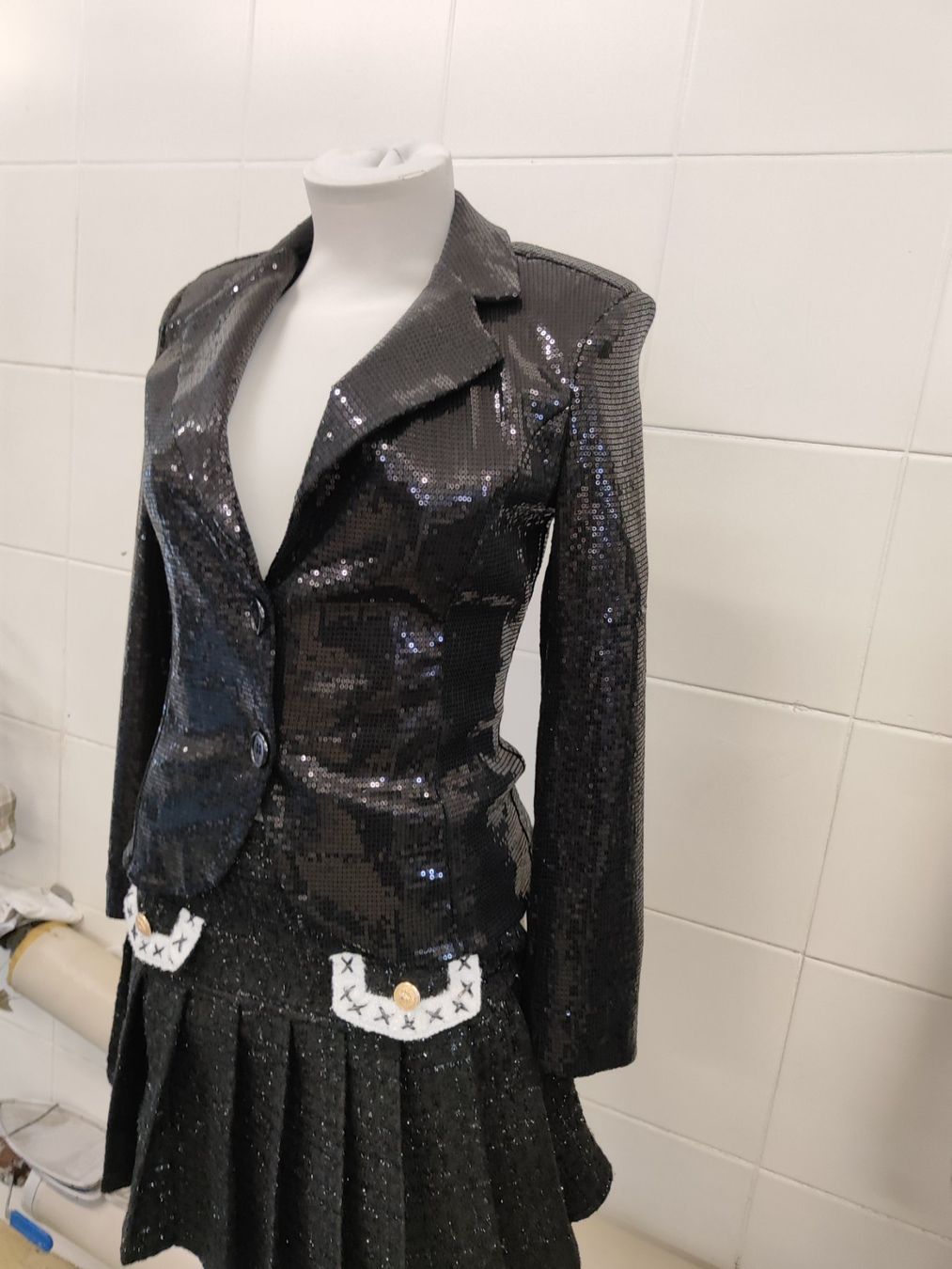 Lotti di vestiti: Blazer und Jupe Gr 36 – Nuovo (secondo la descrizione) da Langnau am Albis venduto da Judithsebi 3