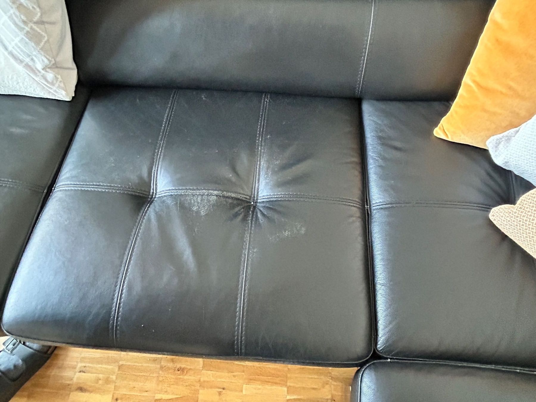 Divani: Ledercouch schwarz L-Form Gebraucht Zustand 2.80x2.20cm – Usato da Wiesendangen venduto da Urs-61