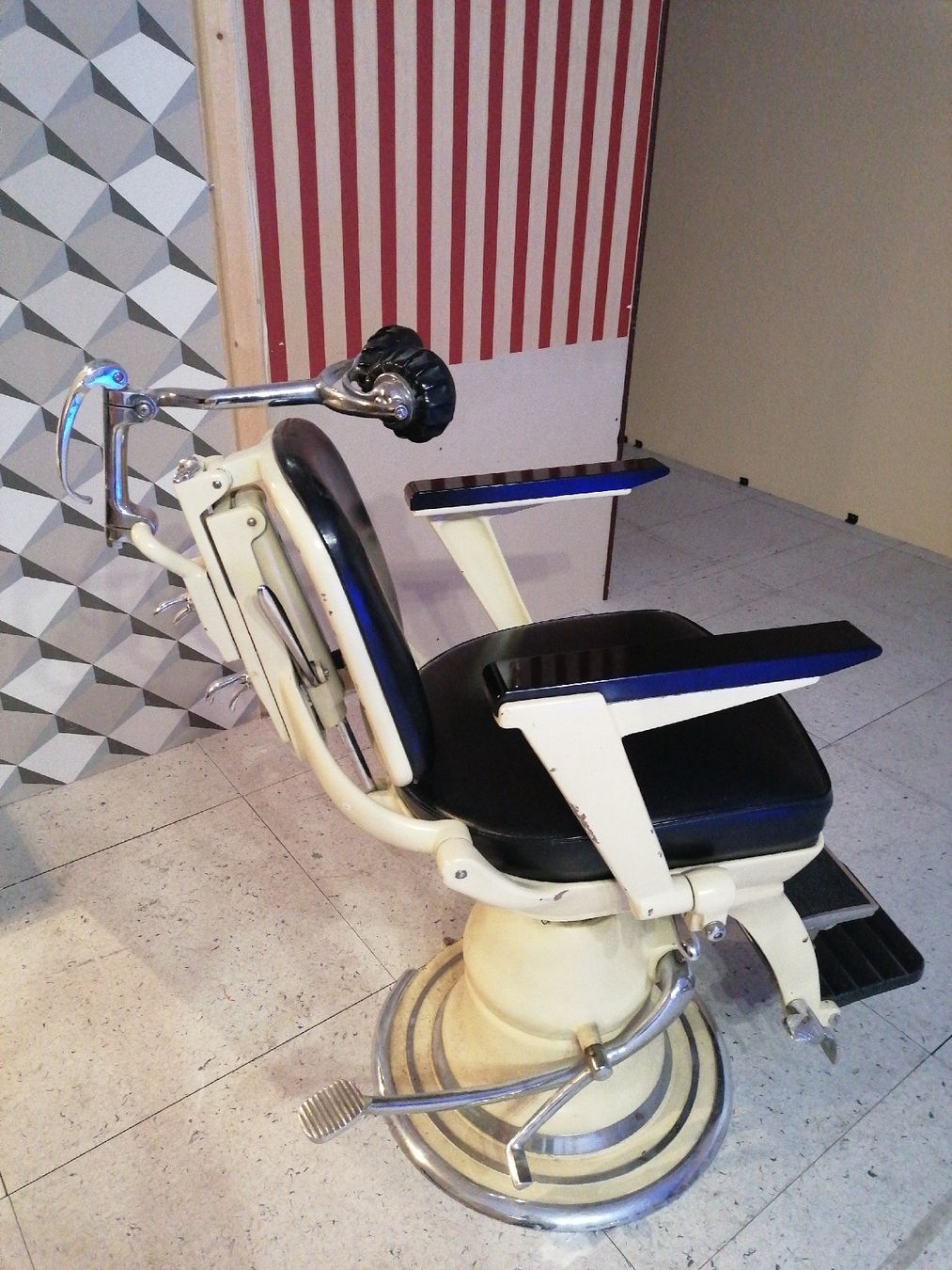 Lettini & sedie per cosmetici: Chaise barber barbier – Usato da Territet venduto da raphael7846 5