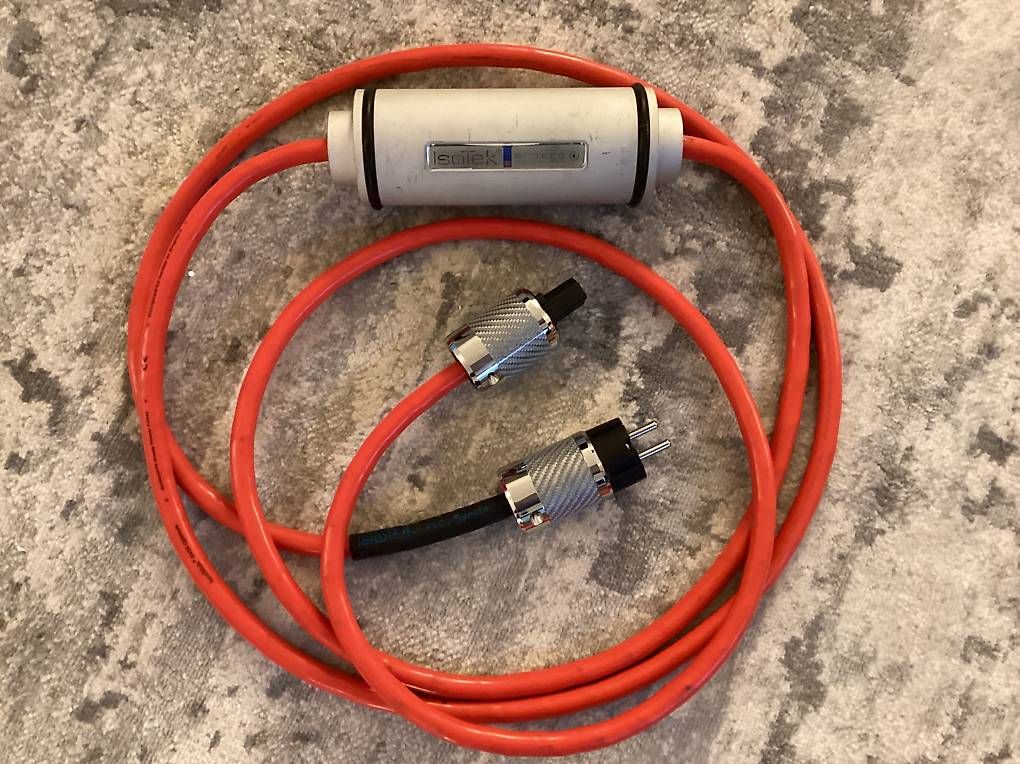 Isotek Kabel: Stromkabel 3m Isotek mit Filter / hochwert. Schuko+C13 – Gebraucht aus bottighofen von mar_j5gb