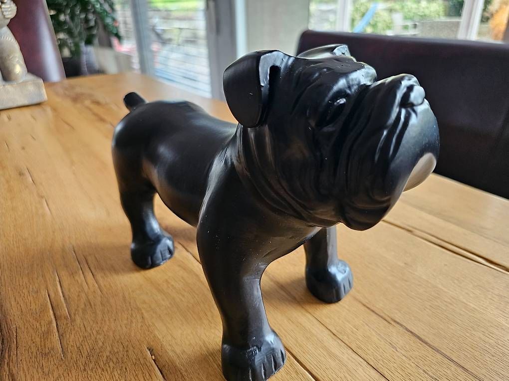 Statuette: Bulldogge – Usato da Rothrist venduto da Neubeginn 1