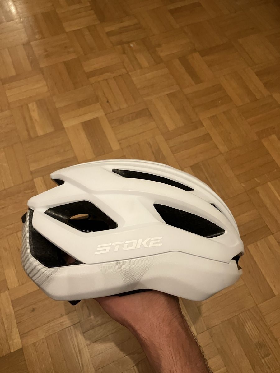 Stoke Caschi: Casque vélo stoke neuf – Nuovo (secondo la descrizione) da Ecublens VD venduto da axe_2b9x