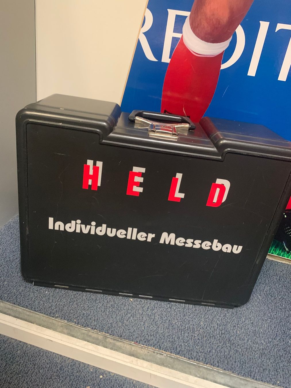 Tutti gli attrezzi: Werkzeugkoffer Kunststoff mit 8 Schubladen – Usato da St. Gallen venduto da Miousch