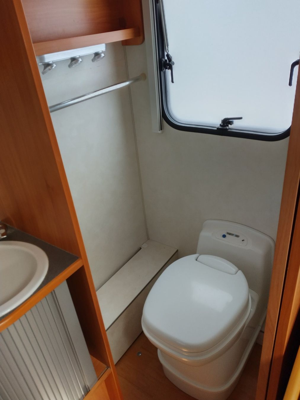 Adria Veicoli da campeggio: Wohnwagen Adria Adora 542 UT – Usato da Niederuzwil venduto da saimaa5357A 3