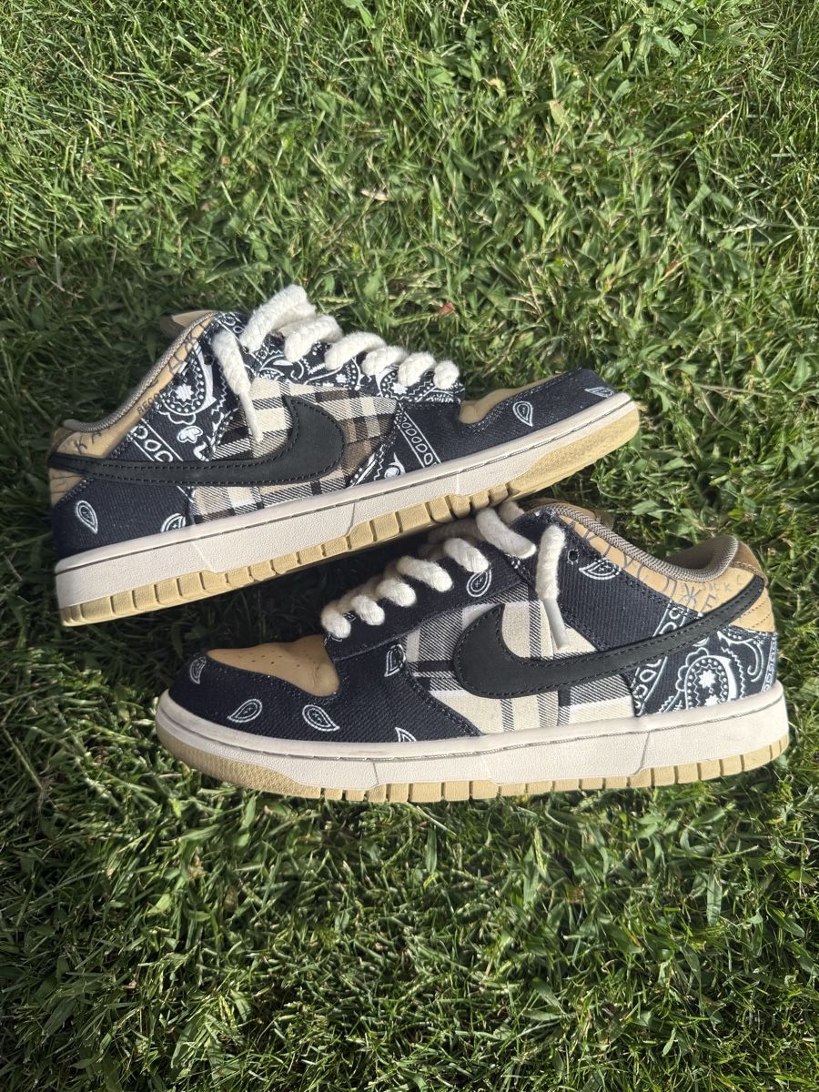 Nike Chaussures hommes: Nike Dunk Travis Scott – D'occasion à Oberentfelden par mat_jbk7