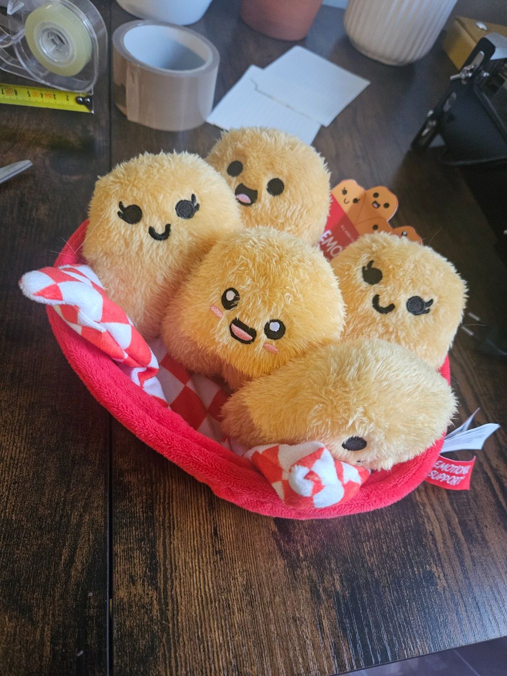 Spielzeuge: Emotional Support Nuggets Plüsch – Gebraucht aus Luzern von Staenker