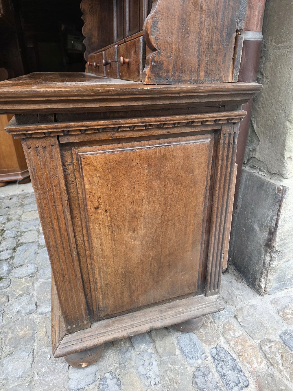 Credenze: antik vaiselier museum noyer J 1660 – Usato da Mittelhäusern venduto da mis_6kgm 2